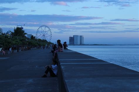Baywalk .